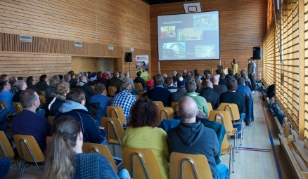 Yrkesorientering-b-n Mange elever faller ut før de får fullført videregående, enten det er yrkesfag eller studieforberedende. Disse står på terskelen til høyere utdanning og blir orientert om tilbudet fra Fagskolen i Oslo.