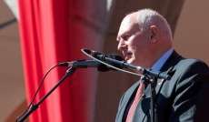 I sin 1. mai-tale etterlyste Roar Flåthen en boligpolitikk som gjorde det enklere for unge å etablere seg på boligmarkedet.