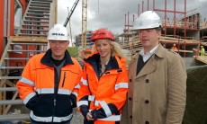 Plaget av tyver: Fra venstre Bjørn Erik Olsen, Line Fredriksen og Audun Lågøyr på Peabs godt beskyttede byggeplass i Nydalen i Oslo.