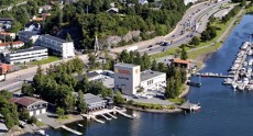 Det nye anlegget på Vækerø er et blikkfang langs E-18 og har fjorden på den andre sida.