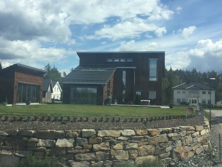 Huset er oppført på Augerød som er et stort tomteområde som eies av Mesterbygg Moss. (Foto: Mesterbygg Moss)