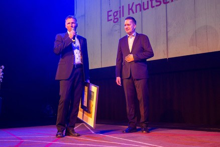 Årets Beste Byggeleder 2014. (f.v) Egil Knutsen, Nordbohus Botek, Stian Moursund (Nordbohus AS). (Foto: Nordbohus)