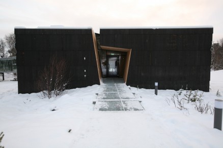 Tilpasset terrenget. (Foto: Stein Halvorsen Arkitekter)