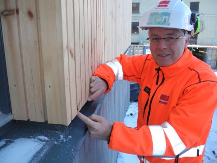 – Så bredt er bordet, viser prosjektleder Nils A. Mogstad. Sammen med falsen gir ett frest spor inntrykk av spiler.