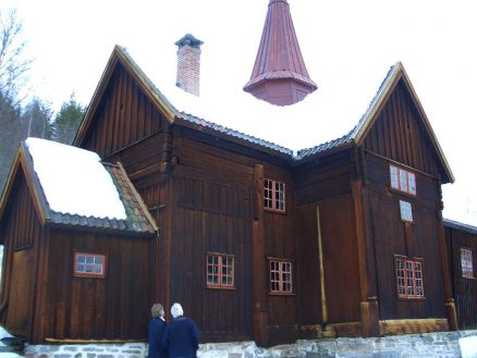 Nore stavkyrkje i Numedal er et av mange unike trebygg i Buskerud. (Foto: Liftjig.no)