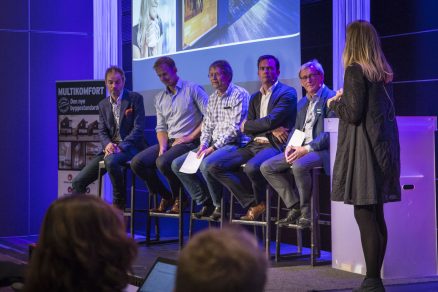 Paneldebatt på konferansen. (Foto: Optimera)